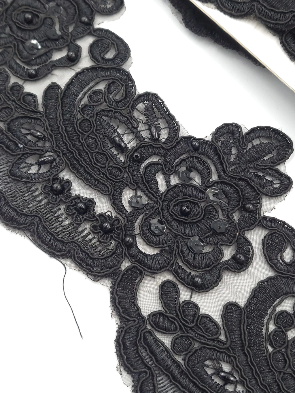 Pasmanterie neagra cu paiete cusute 10cm