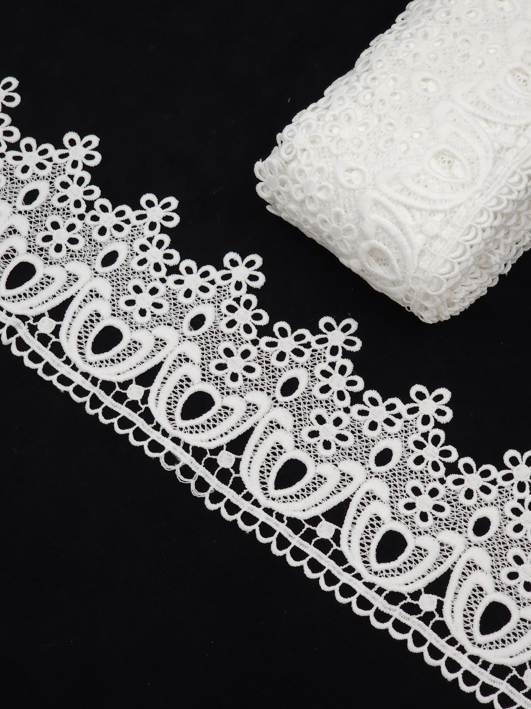 Dantela Fixa cu bordura, model floral, 100% poliester 10cm