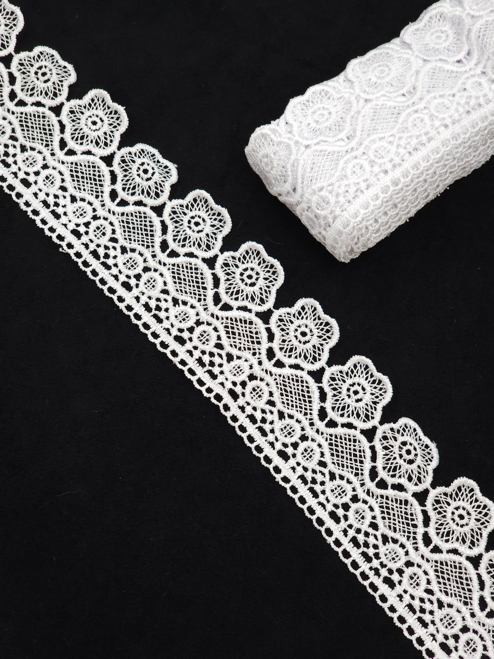 Dantela Fixa cu bordura, model floral, 100% poliester 5cm