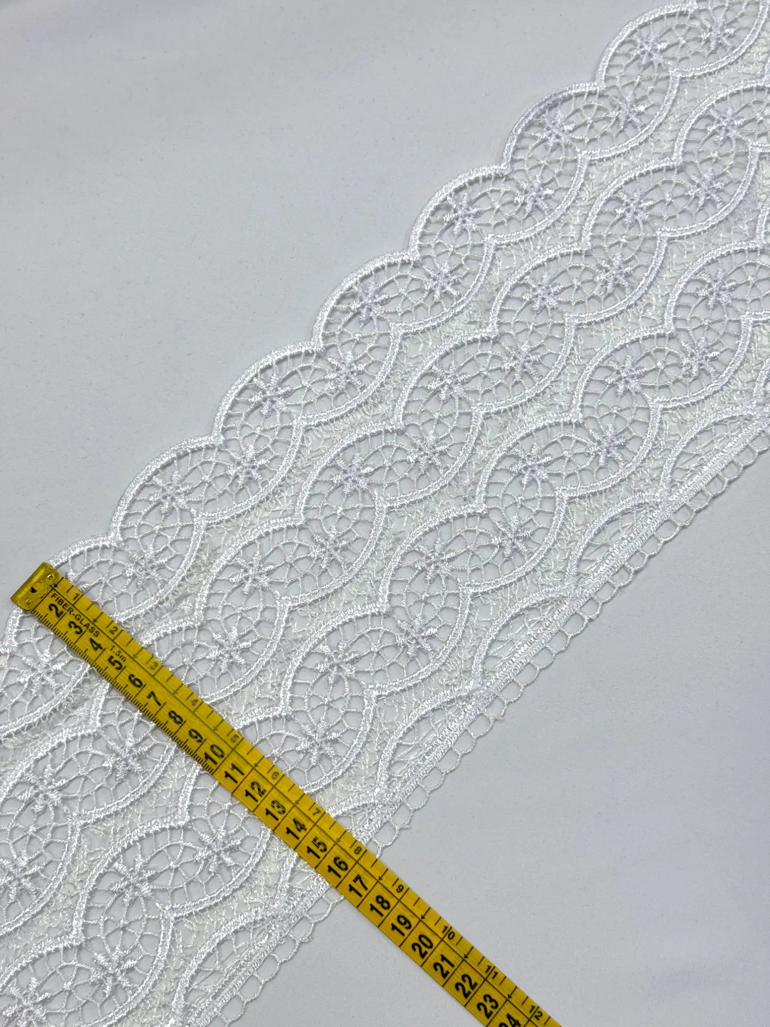 Dantela fixa, 16,5cm latime, model Floral ondulat, alba