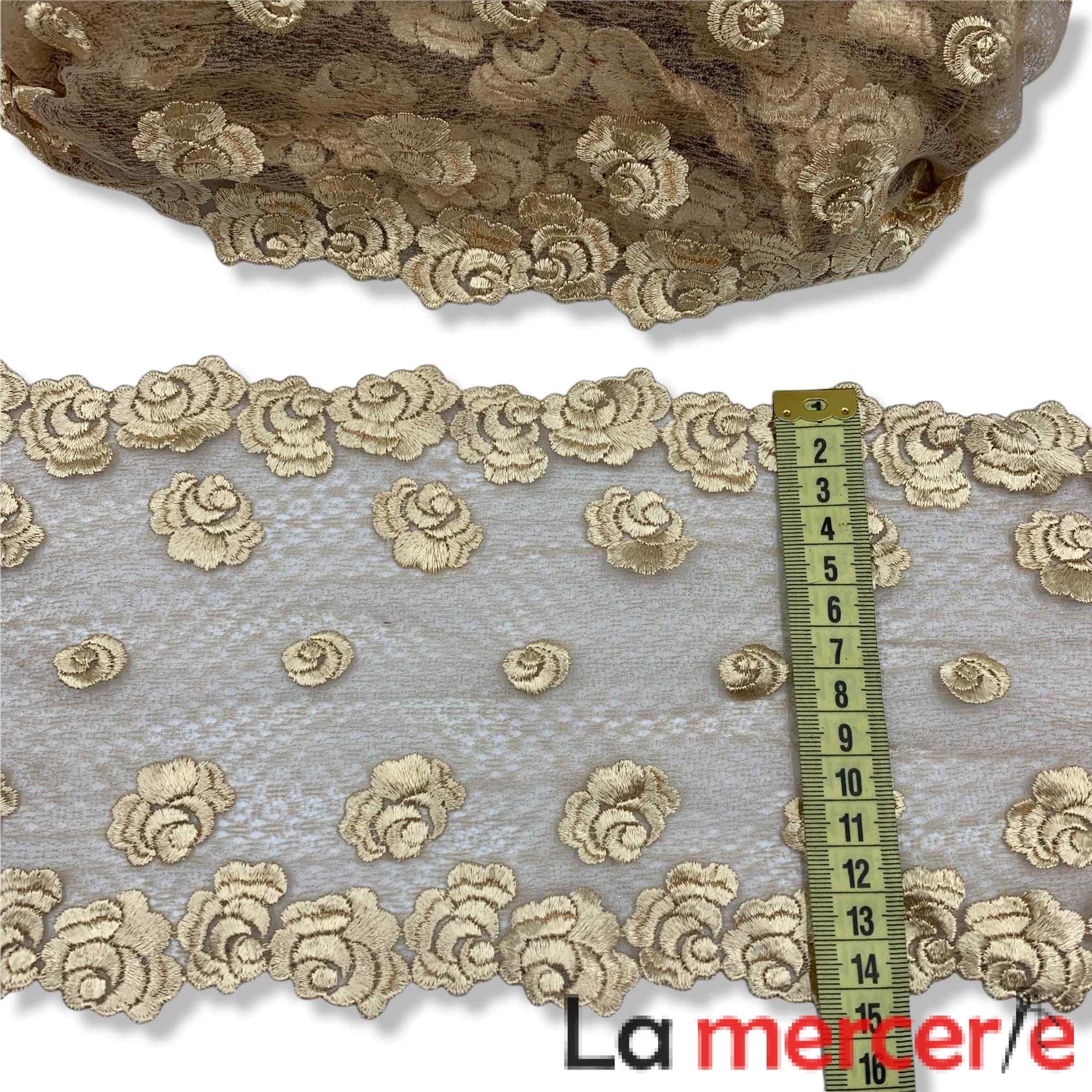 Dantela elastica, bej pe tull, model trandafirasi, latime 15cm