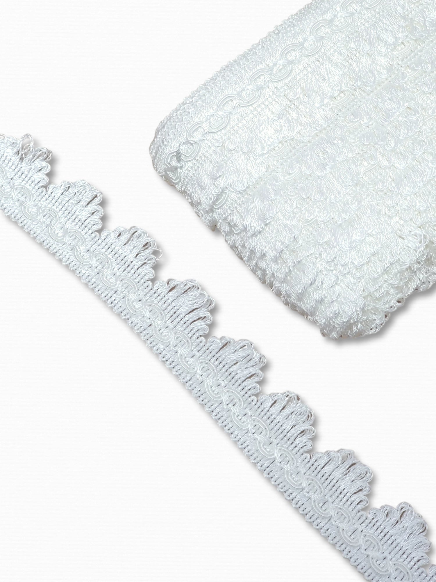 Galon decorativ, 3cm latime, alb, compozitie vascoza