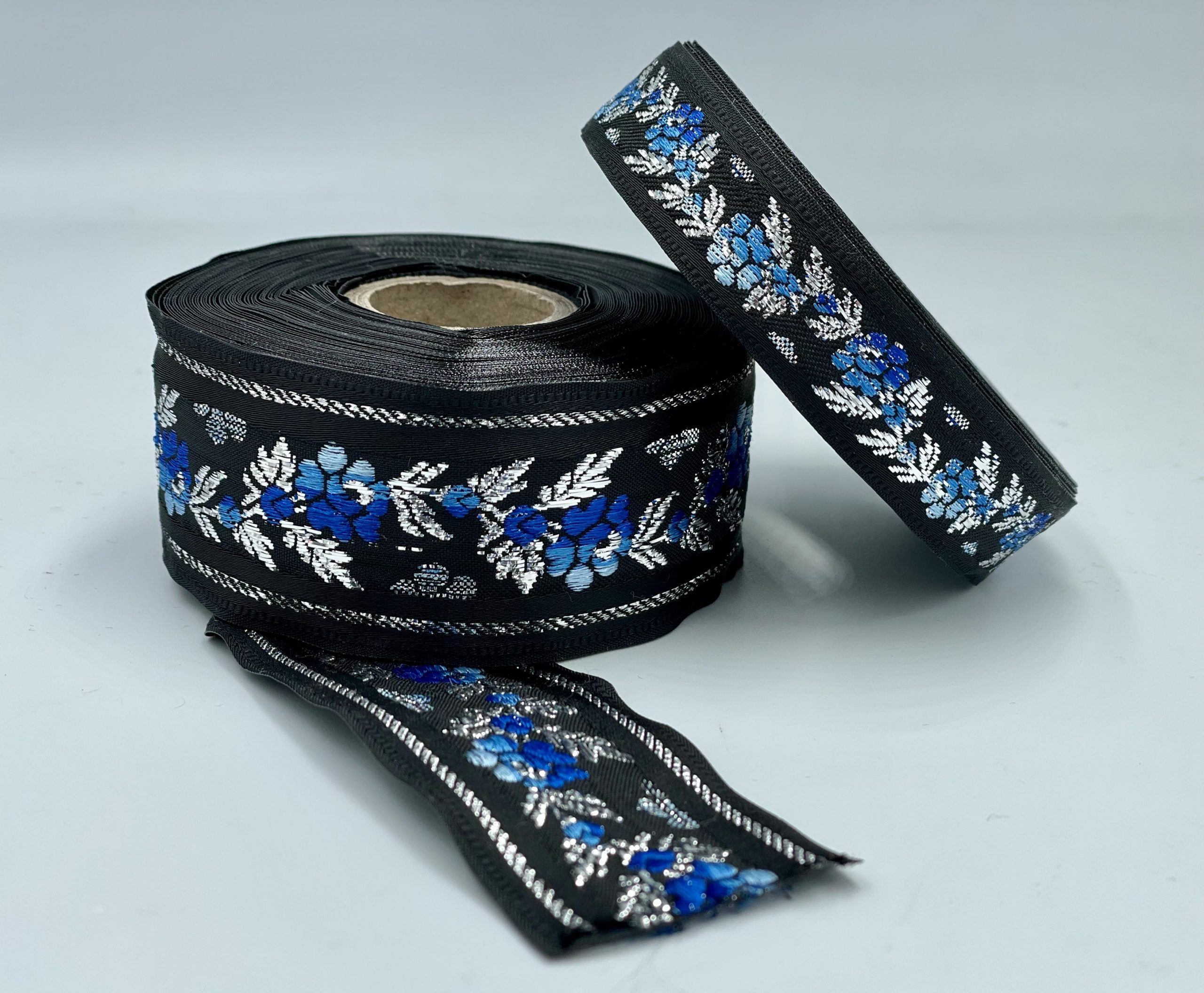 Galon decorativ, model Floare albastra, diferite latimi, 1,5cm - 3cm