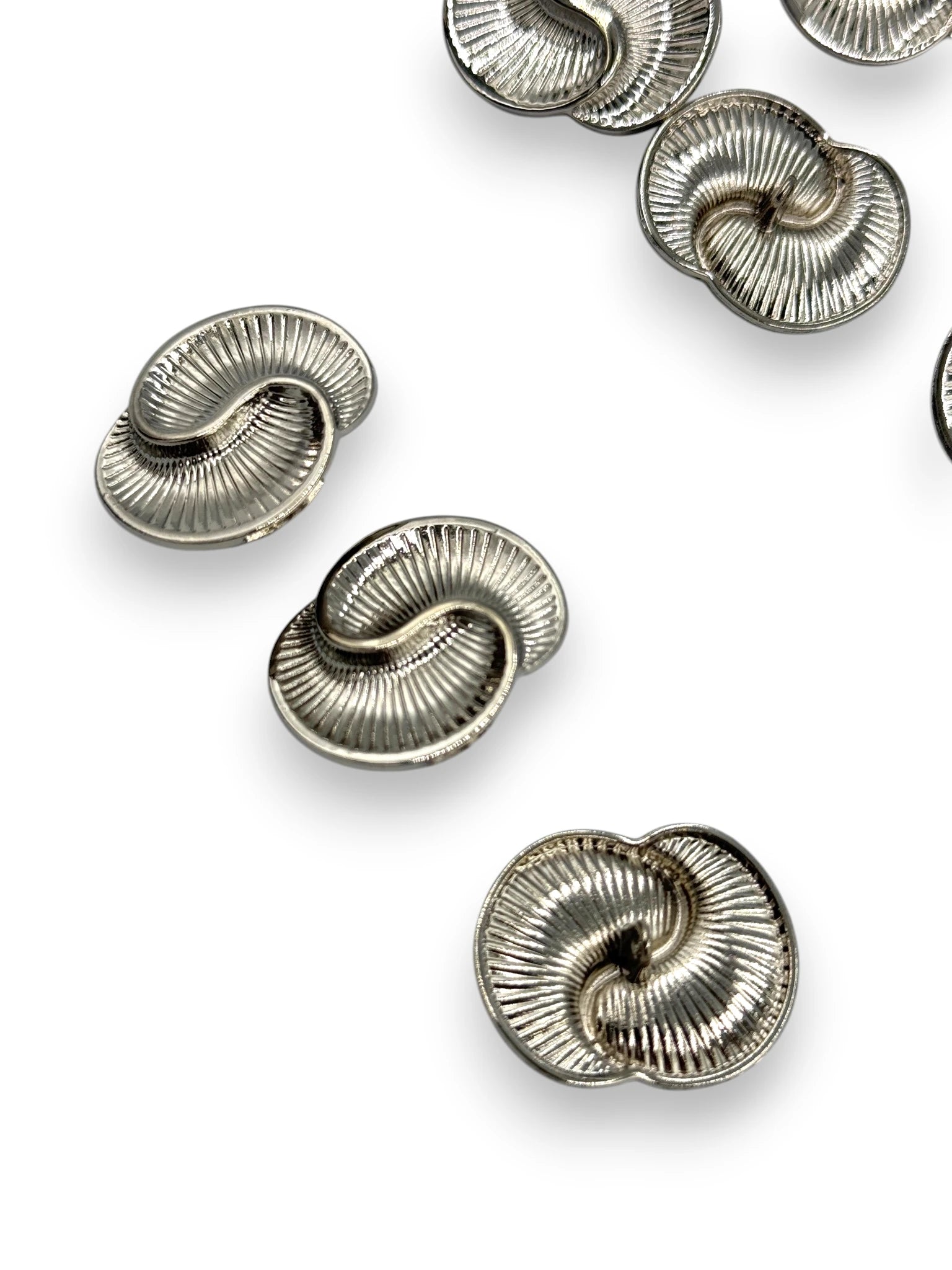 Nasturi de ocazie metalici argintii 25mm