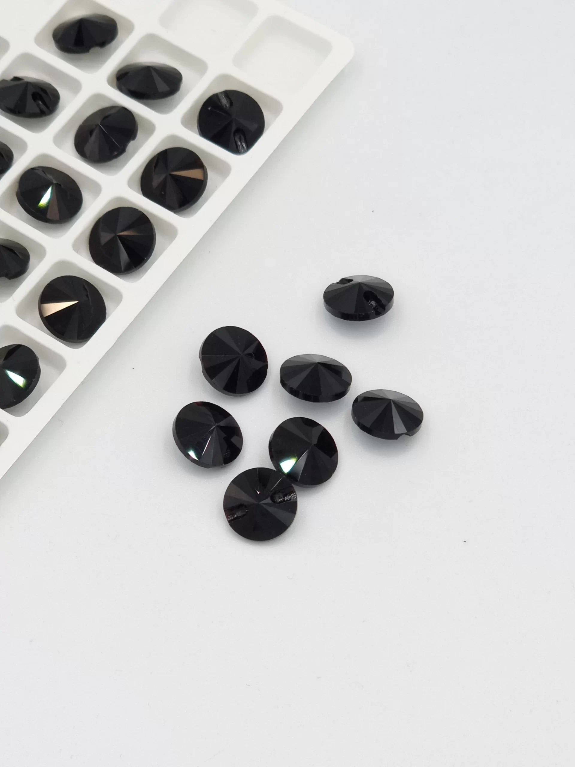 Nasturi ocazie tip cristal, negri, prindere cu picior 10mm