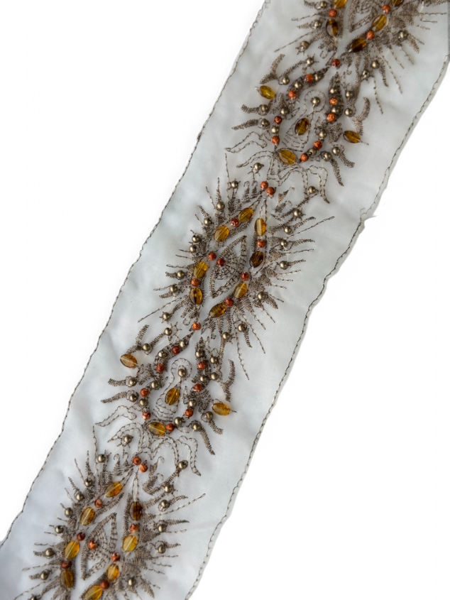 Pasmanterie cu margele si pietre, alba, 8cm