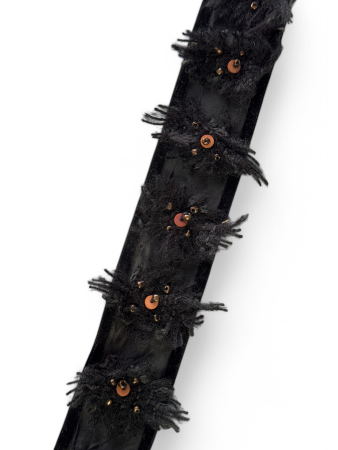 Pasmanterie ciufulita cu paiete si margele, 4cm