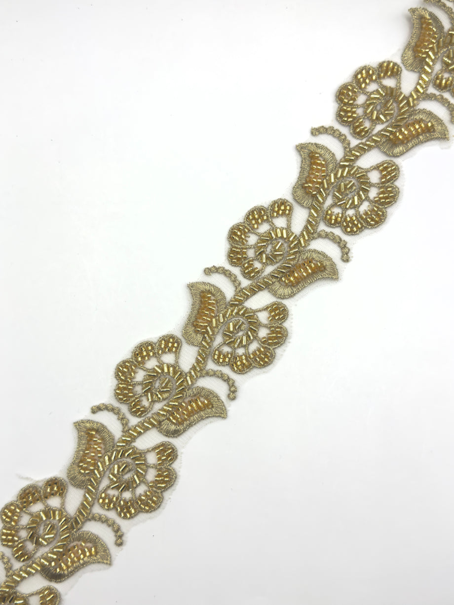 Pasmanterie model floral aurie cu margele 5,5cm