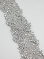 Pasmanterie argintie, model floral cu sclipici 30mm latime
