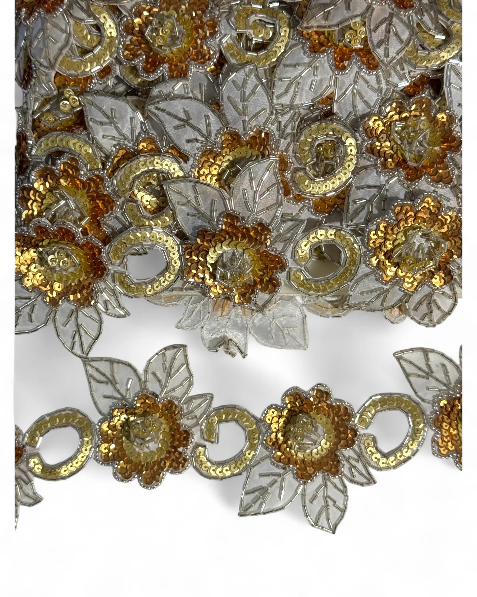 Pasmanterie aurie model floral 5cm