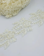 Pasmanterie de ocazie, crem, 9cm, paiete si margele cusute