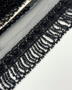 Pasmanterie neagra, franjuri si margele 4cm