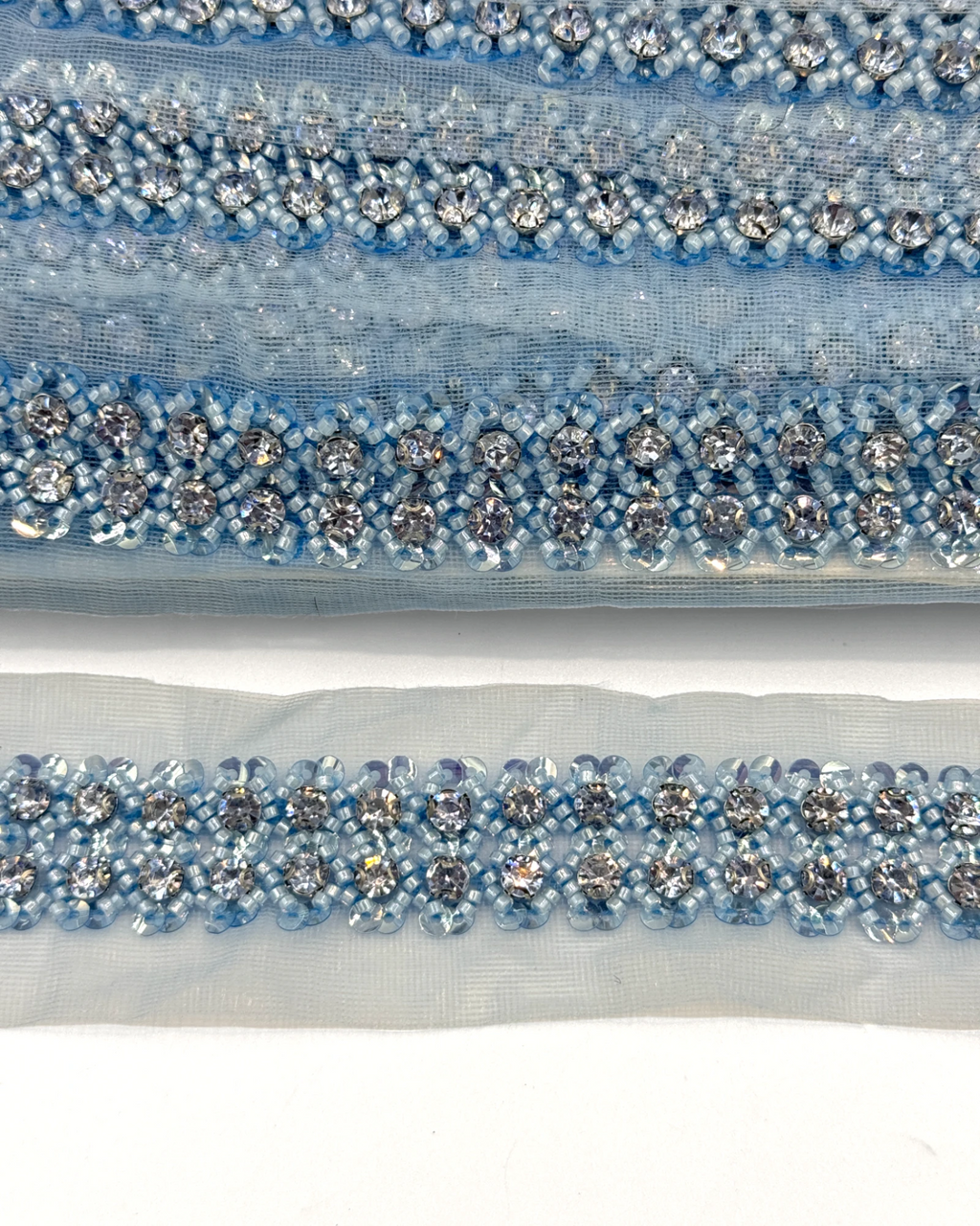Pasmanterie bleu cu strasuri si margele 4cm