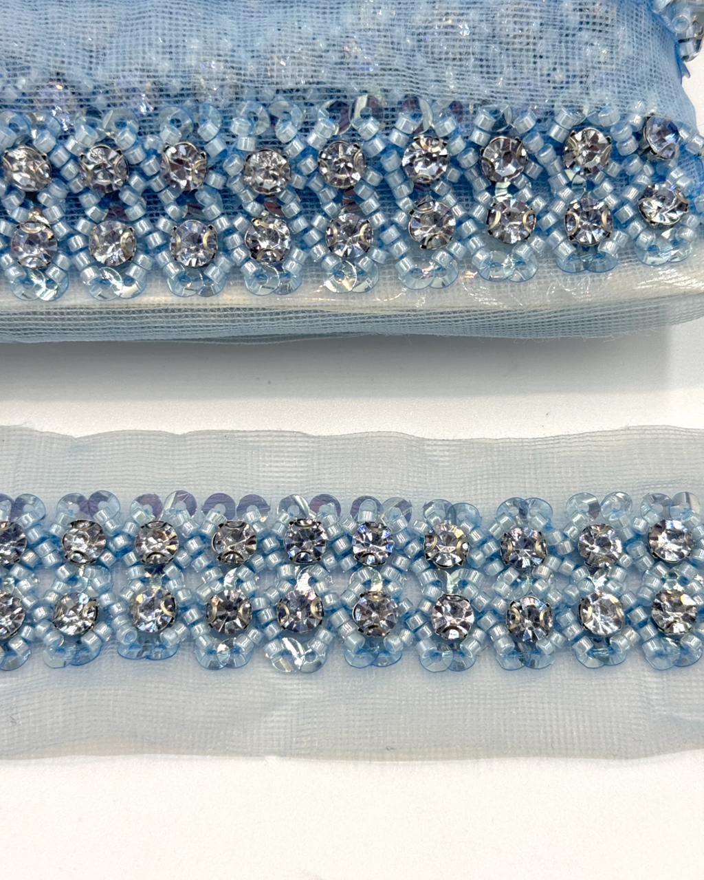 Pasmanterie bleu cu strasuri si margele 4cm