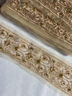 Pasmanterie broderie aurie pe tull 5cm