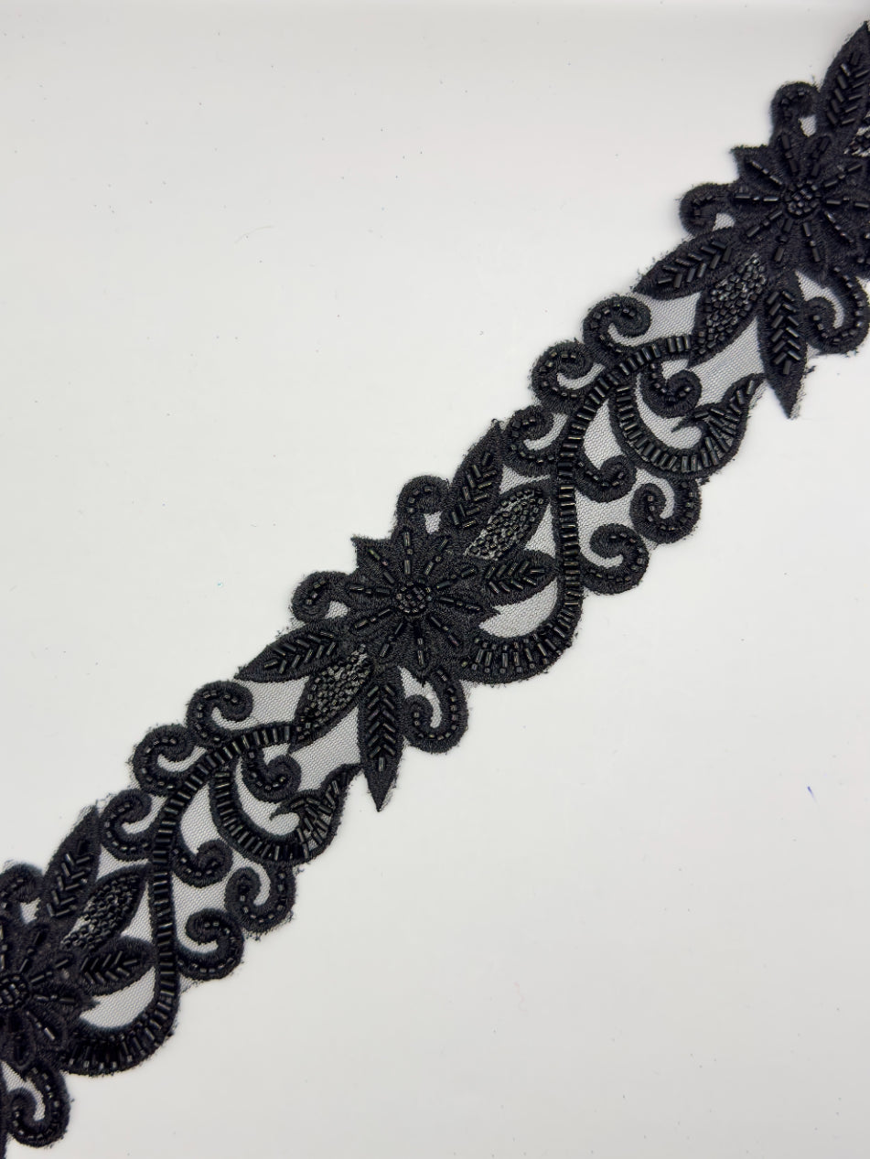 Pasmanterie neagra cu margele si strasuri 7cm