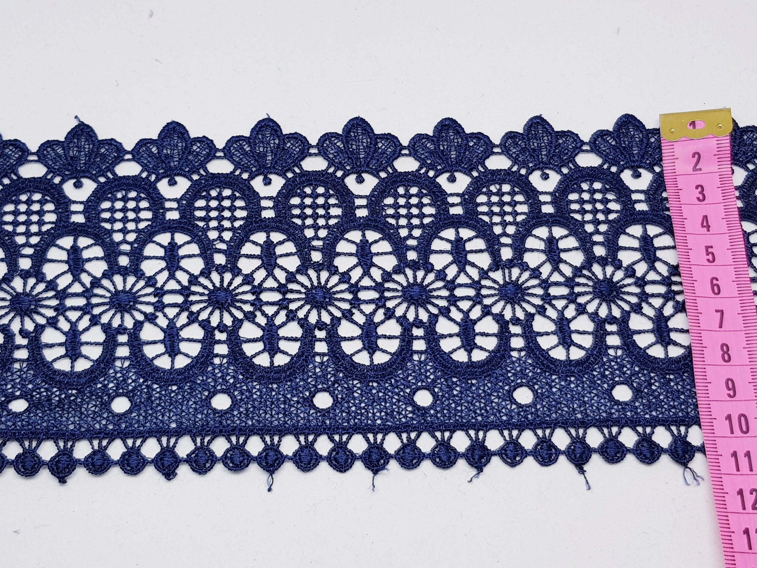Broderie bleumarin din fir de matase