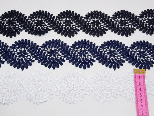 Broderie alba, bleumarin si neagra din fir de matase