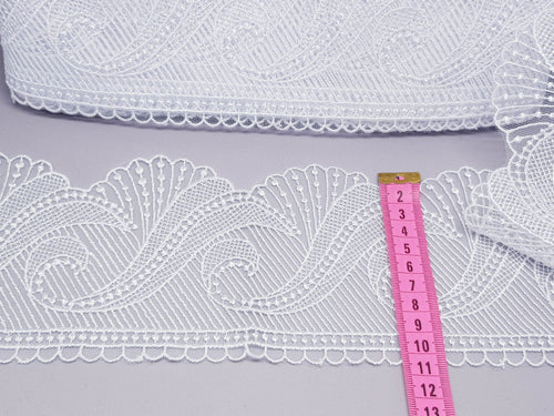 Broderie alba model ondulat