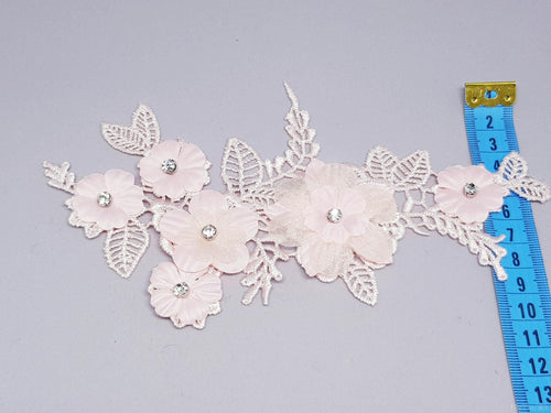 Aplicatie danteluta roz flori 3d si strasuri