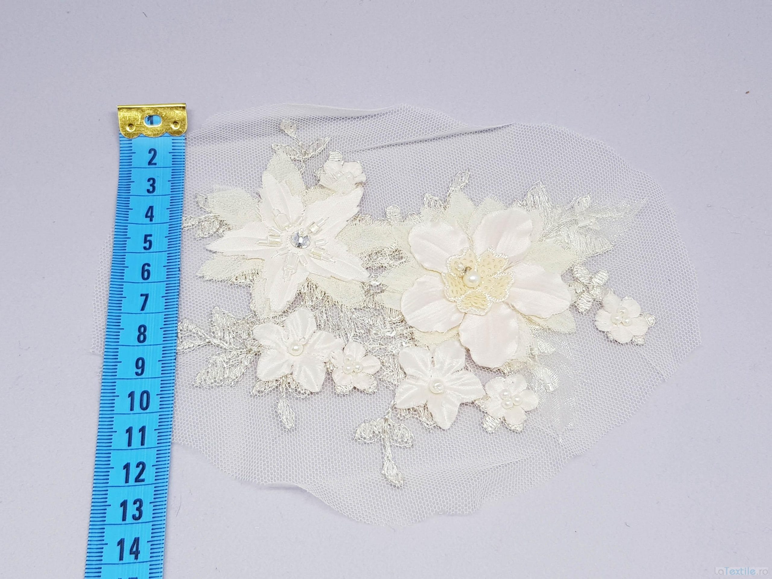 Aplicatie flori crem 3 d