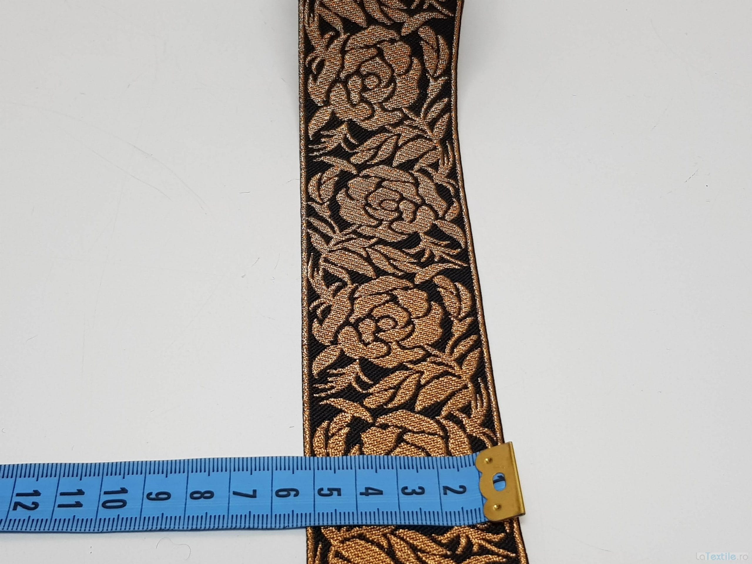 Galon floral auriu cu negru