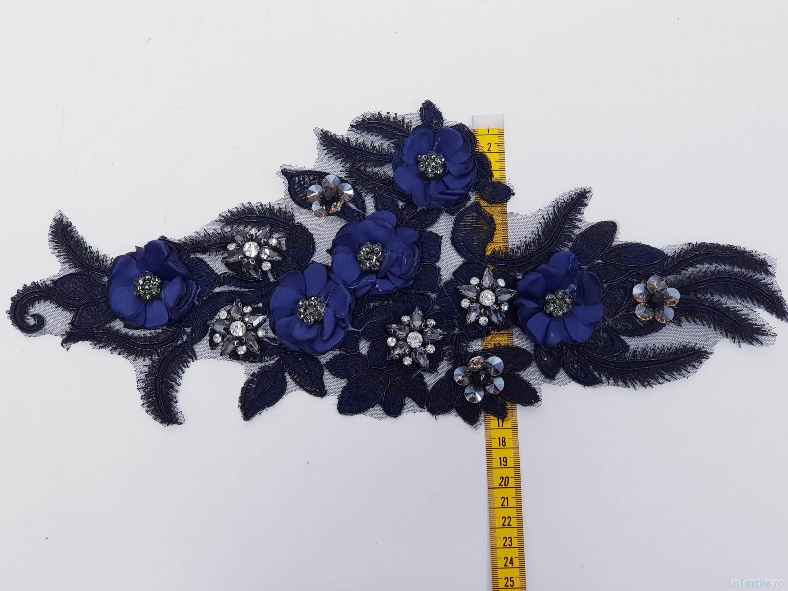 Aplicatie dantela bleumarin cu flori 3d
