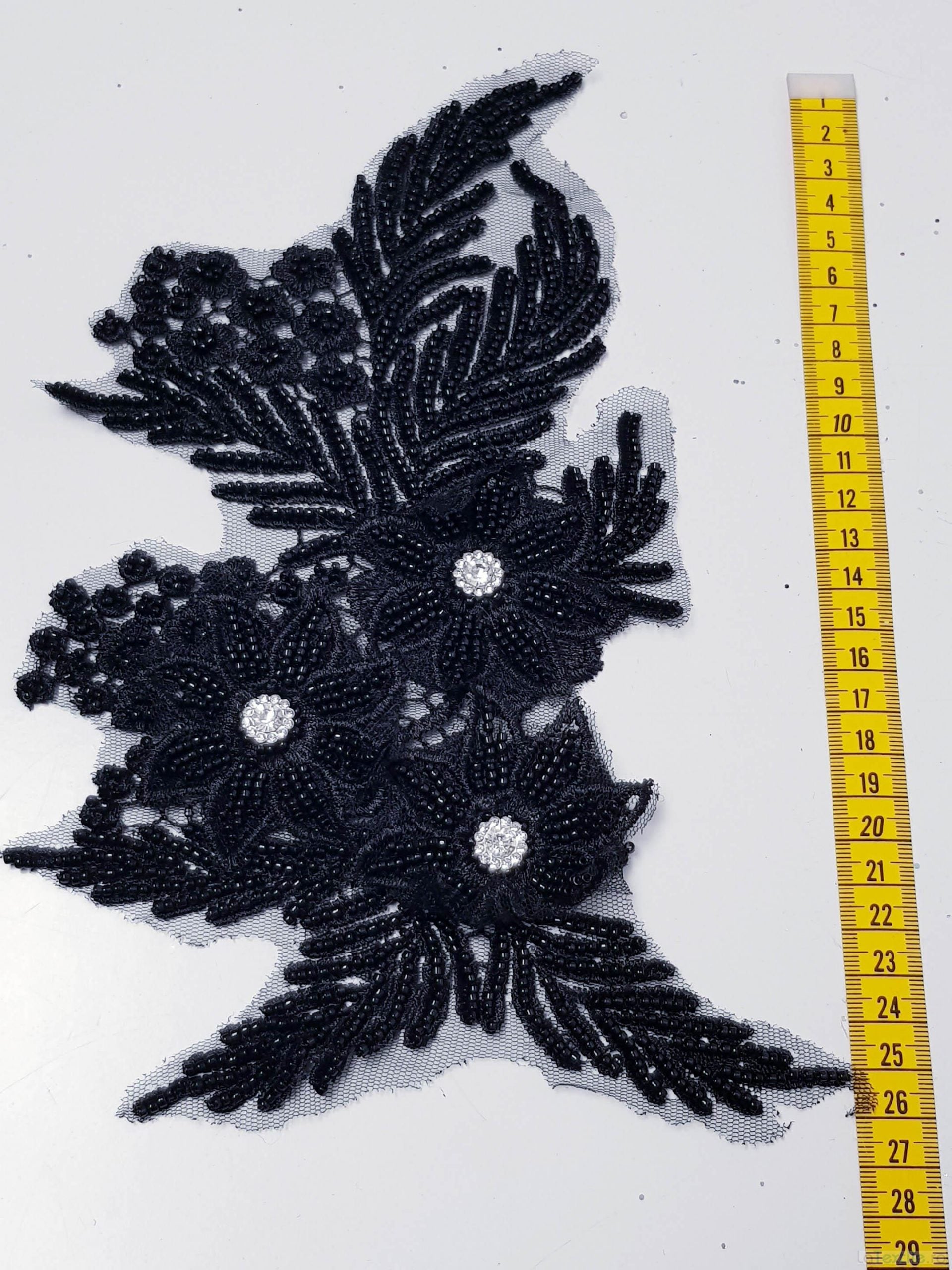 Aplicatie dantela flori 3d neagre cu aplicatii margele