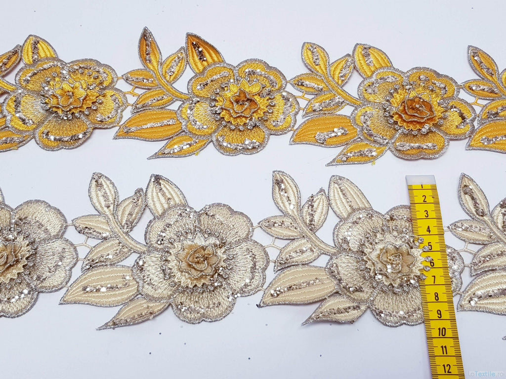 Dantela galbena si bej model floral 3d si aplicatii micropaiete