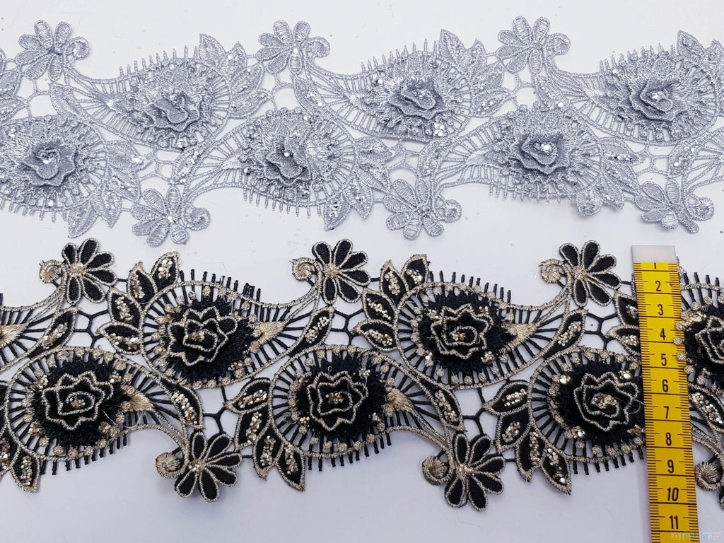 Dantela neagra si aurie model floral 3d si frunze cu aplicatii micropaiete