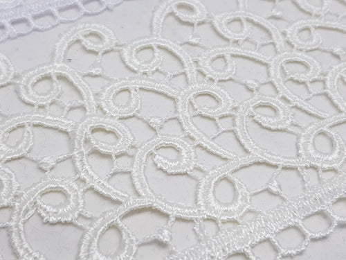 Broderie alba si crem din fir de matase