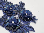 Aplicatie dantela neagra si bleumarin cu flori 3d plastic