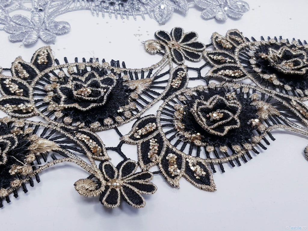 Dantela neagra si aurie model floral 3d si frunze cu aplicatii micropaiete