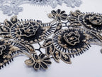 Dantela neagra si aurie model floral 3d si frunze cu aplicatii micropaiete