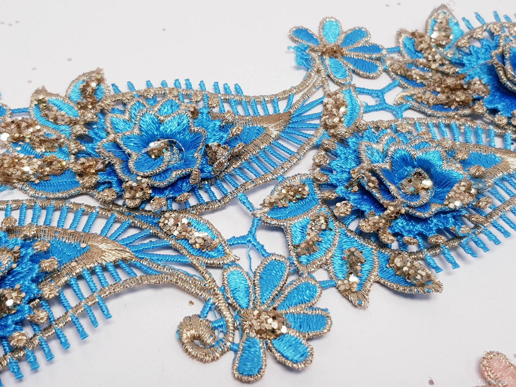 Dantela albastra si piersicie model floral 3d si frunze cu aplicatii micropaiete