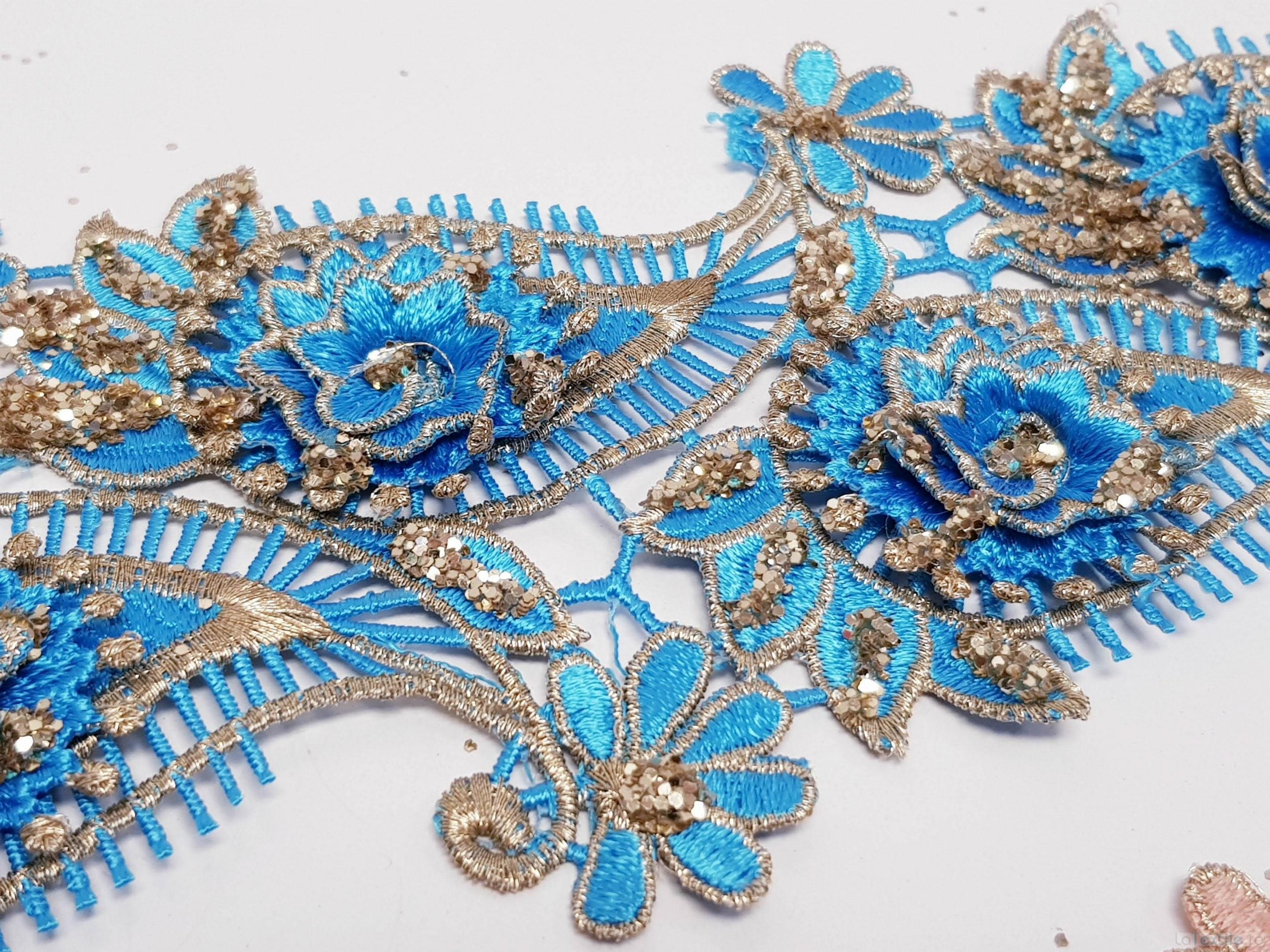 Dantela albastra si piersicie model floral 3d si frunze cu aplicatii micropaiete